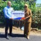 penyerahan simbolis yang dilakukan oleh Rahman Hakim selaku Supervisor Penunjang Operasional (SPO) BRI Cabang Pemalang kepada Kepala Desa Wanarata, Elok Rakhmawati, SE pada Senin (29/6/2026).