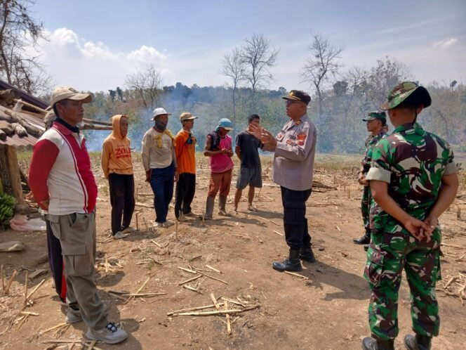 
					Kapolsek Jatinegara Iptu Marsono Memberikan edukasi kebakaran hutan dan lahan