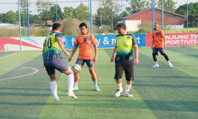 
					Jelang Final Piala Dunia 2026, Bupati Pemalang dan Kepala OPD Adu Skill Mini Soccer