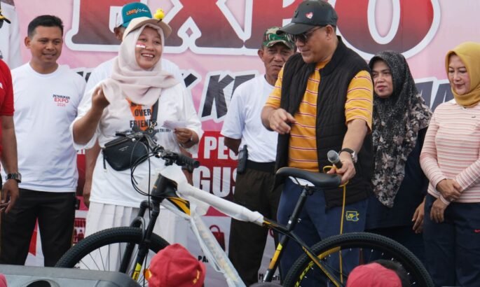 Penjabat Bupati Pemalang, Nurkholes, menyampaikan apresiasi tinggi atas antusiasme dan kebersamaan warga dalam memeriahkan peringatan HUT ke-81 Kemerdekaan Republik Indonesia.