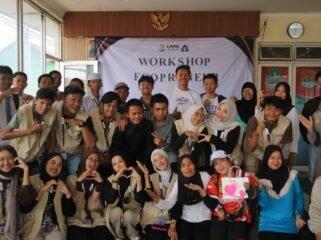 KKN UIN Sunan Kalijaga dan Ombah Indonesia Gelar Workshop Budidaya Maggot untuk Pengelolaan Sampah Berkelanjutan di Cirebon