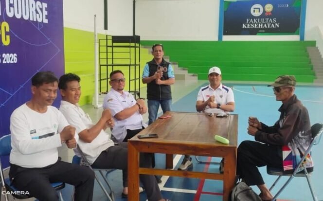 
					Ketua Umum Pengurus Provinsi Persatuan Tenis Meja Seluruh Indonesia (PTMSI) Jawa Tengah, Brigjen Pol (Purn.) Drs. Lukas Arry Dwiko Utomo, melakukan survei venue cabang olahraga (cabor) tenis meja di GOR Satria Udinus, Semarang, pada Rabu (5/8/2026 )