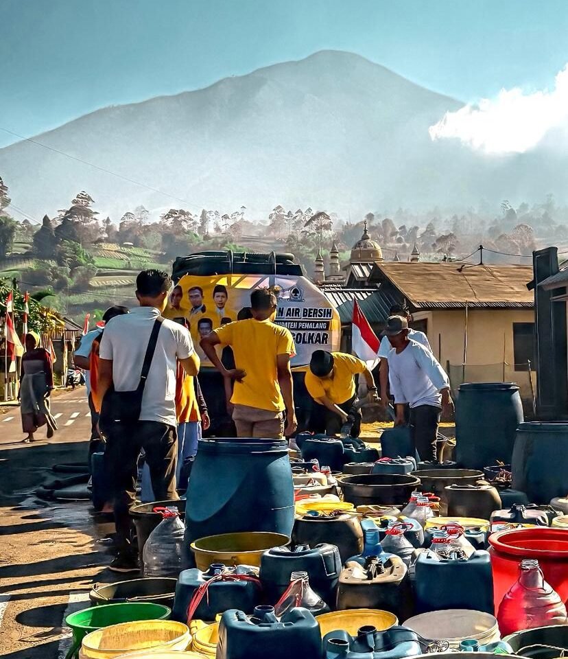 DA Peduli dan Golkar Pemalang Salurkan 318.500 Liter Air Bersih untuk Warga Pulosari, Bantarbolang, dan Belik