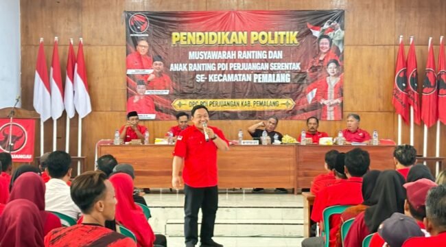 Ketua DPC PDI Perjuangan Kabupaten Pemalang, Indianto, SH, saat Musyawarah Ranting (Musran) dan Musyawarah Anak Ranting (Musanran) secara serentak se-Kecamatan Pemalang, Sabtu (29/8/2026).