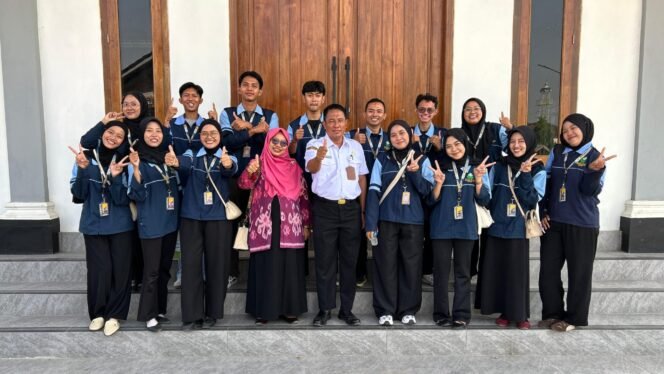 
					Masa Pengabdian Berakhir, KKN MIT Ke-22 Posko 103 Resmi Ditarik dari Desa Karangrowo