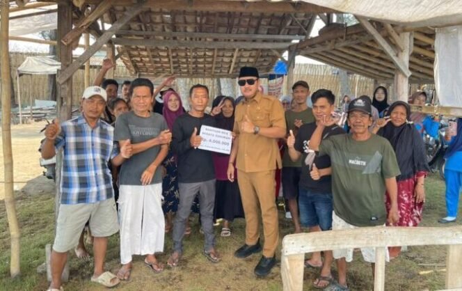 
					Anggota DPRD Pemalang Fahmidh Dhuha Salurkan Bantuan MCK Rp4 Juta untuk Wisata Susukan Danasari
