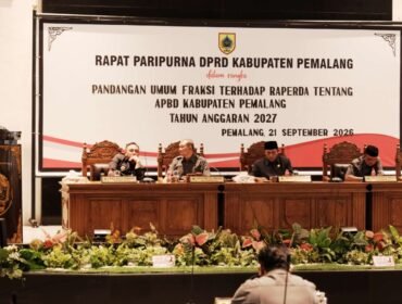 DPRD Pemalang Terima Pandangan Fraksi atas Raperda APBD 2027