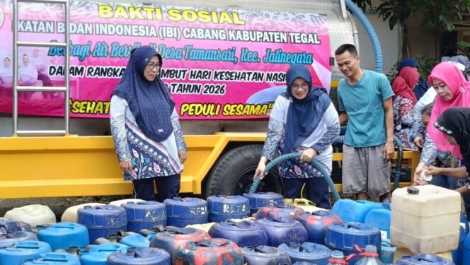 
					Kemarau 5 Bulan, Warga Tamansari Rela Antre Berjam-jam Demi Air Bersih