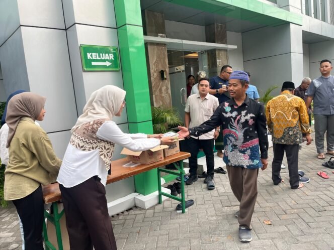 
					Pegadaian Kanwil XI Semarang Hidupkan Semangat Berbagi Lewat Program Mengetuk Pintu Langit